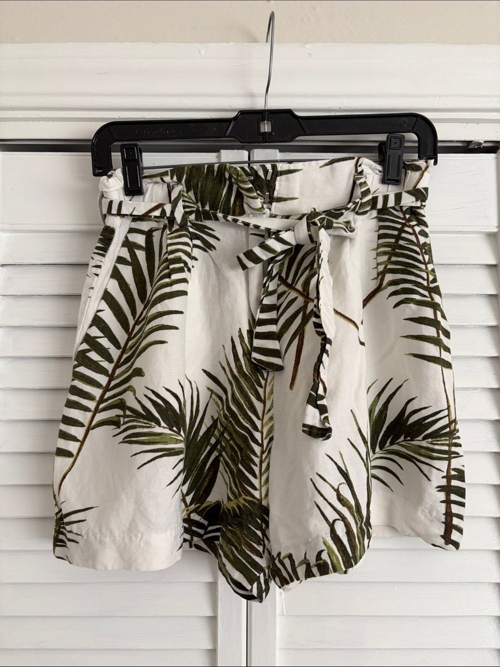 H&M White Tropical Paperbag Waist Shorts with Green Leaf Print